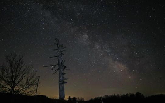 Dark sky view at Tunnelville Cliffs by John Rummel